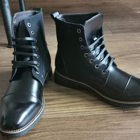 Boots - Picture 1 of 3